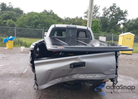 2016 Toyota Tacoma Dbl Cab/Sr5/Trd Sport/Or z USA, uszkodzony, nr VIN 5TFAZ5CN2GX018449